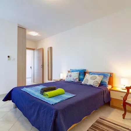 Mit Terrasse By Interhome * Novi Vinodolski