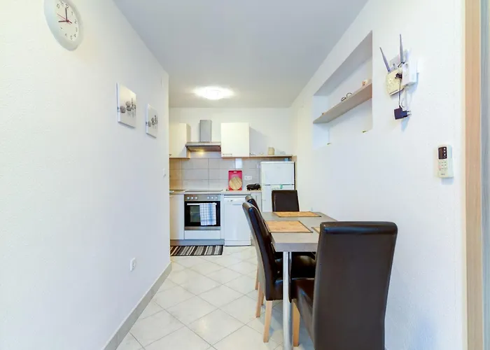 Mit Terrasse By Interhome