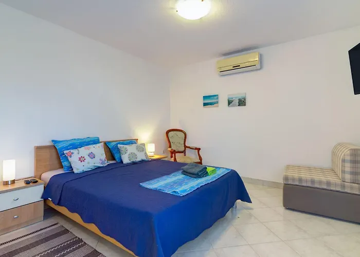 Διαμέρισμα Mit Terrasse By Interhome Novi Vinodolski