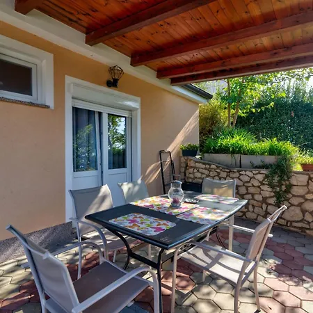 Mit Terrasse By Interhome *