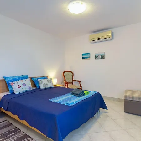 Apartament Mit Terrasse By Interhome Novi Vinodolski